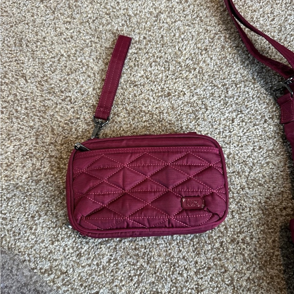 Lug brushed cranberry roundabout